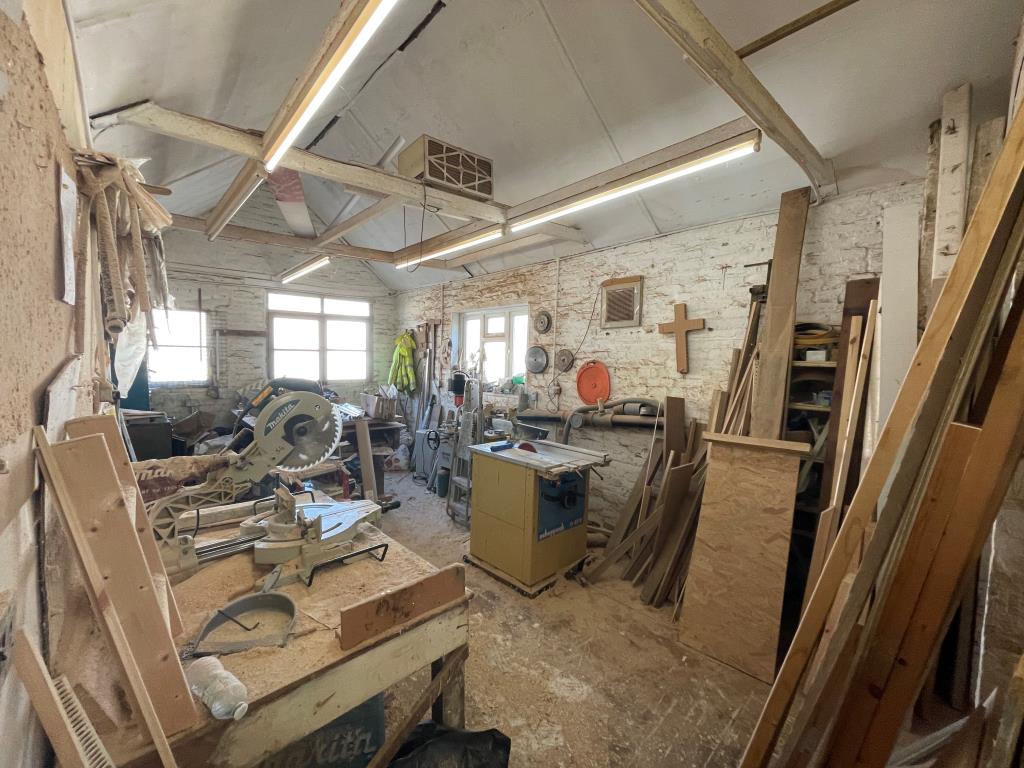 Lot: 99 - WORKSHOP WITH POTENTIAL - 1st Floor work shop